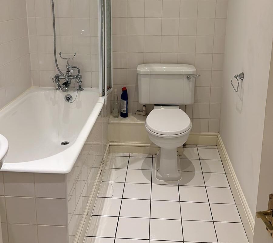 how-made-move-out-easy-bathroom-after Case Study - Moving Made Easy. Bathroom - After.